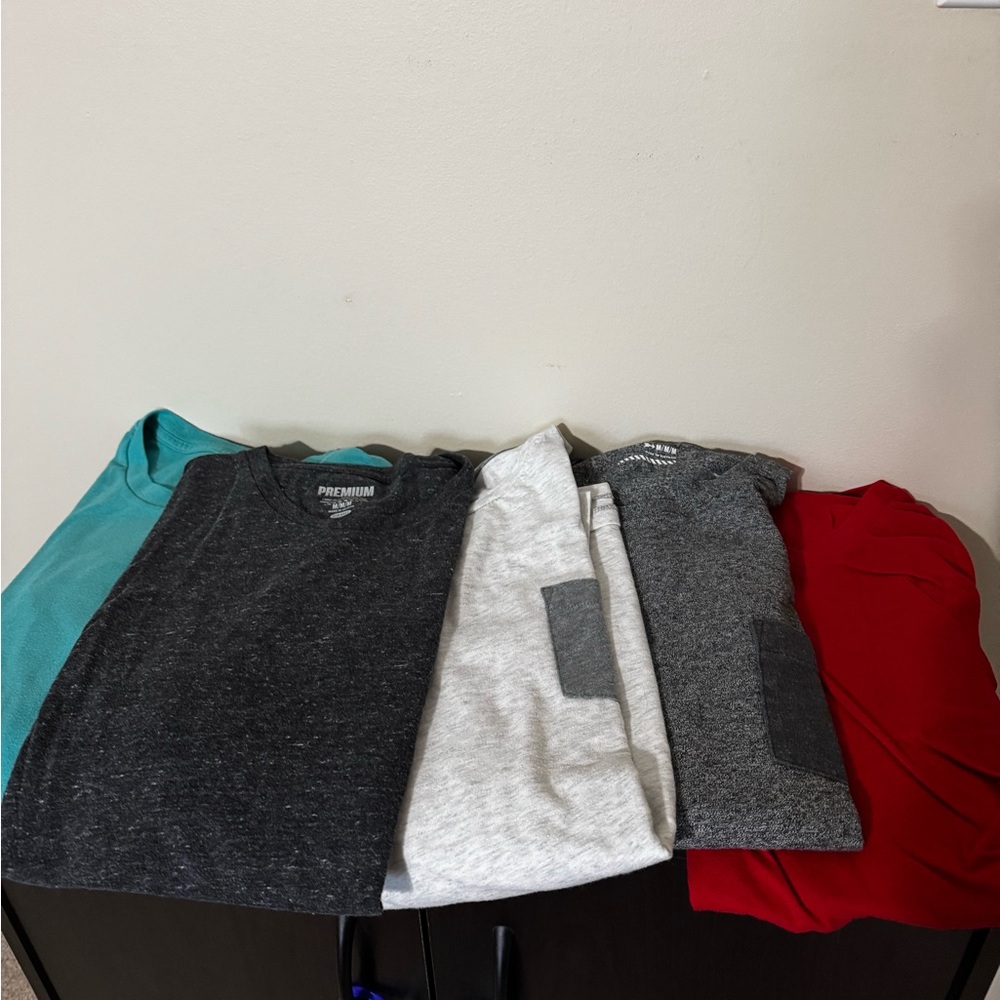 Bundle of 8 Old Navy Short Sleeve T Shirts, Medium, Various Colors, Used
